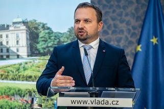 SATIRA: Když je svátek ve středu, odpracuješ si ho v sobotu. Nový plán na zvýšení produktivity Česka - Médium.cz