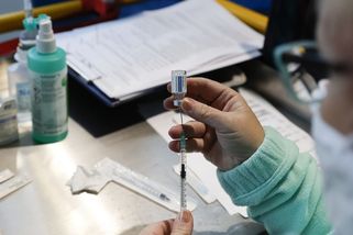 Na covid zemřela slovenská lékařka. Rozmlouvala pacientům očkování - Novinky