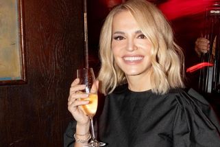 Tajné zásnuby Dary Rolins a Pavla Nedvěda? Prsteníček levé ruky zdobí nový prsten s obřím briliantem! - Super.cz