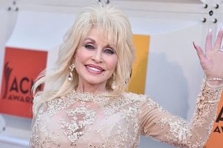 V Tennessee plánují přejmenovat letiště po Dolly Partonové - Novinky