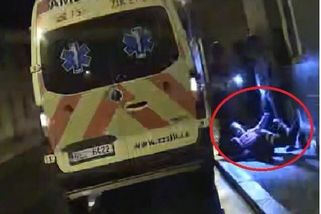 Otřesný útok na severu Čech: Záchranáři bojovali o život muže v bezvědomí, jeho přátelé je napadli