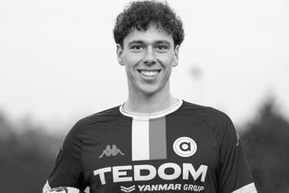 Po pohřbu poslala Davidovi (†19) vzkaz do nebe: Slova přítelkyně zesnulého fotbalisty lámou srdce - Super.cz