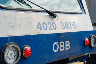 Skok do nového století. V Rakousku po 48 letech dojezdily elektrické jednotky 4020, nahradil je KISS