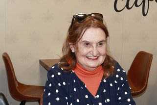 Pastelový sen mezi olivovníky: Eva Holubová si splnila životní přání a koupila si chalupu v Itálii - Médium.cz