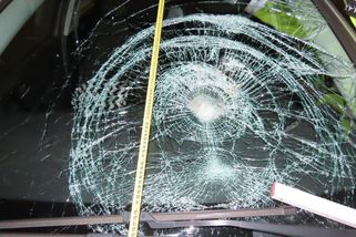 Auto v Hradci srazilo seniora na přechodu se semaforem - Novinky