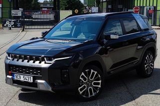 Poprvé jsme řídili nový SsangYong Torres: Za tuhle cenu nové velké korejské SUV zamává s českým trhem - Garáž.cz