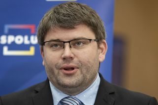 Chaos kolem poplatků za televizi a rozhlas. Výklad zákona překvapil i jeho vlastního zpravodaje - Novinky