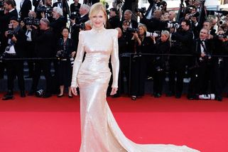 Oslnivá podívaná! Aňa Geislerová na červeném koberci v Cannes zářila jako hollywoodská hvězda
