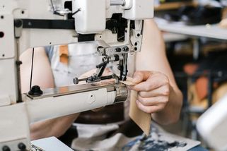 Stát na ně přispívá, firmy je zneužívají: Jak chráněný trh práce drží lidi s postižením v chudobě a izolaci - Page not found - Články na Seznamu
