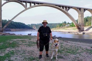 Poslední výlet prázdnin: Orlík pod Podolským mostem odkrývá utopené příběhy - Médium.cz