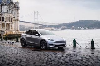 I kvůli Muskovu chování čelí Tesla propadu prodejů. V Česku je ale situace lepší než ve světě
