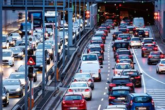 Černé dny na evropských silnicích. Přinášíme kalendář, kdy hrozí dopravní zácpy - Novinky