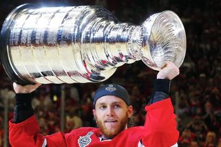 NHL | Návrat legendy zažehl v Chicagu hokejovou horečku. Zájem o lístky roste - Sport.cz