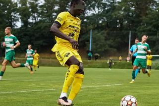 Bývalý ligový fotbalista skončil v cele. Opilý řádil v Nýřanech s nožem v ruce
