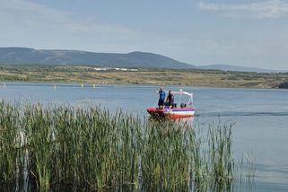 Při pátrání po pohřešovaném mladíkovi v jezeře Most pomohou amatérští potápěči - Novinky