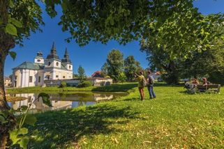 Geniální Santiniho symbolika v kostele sv. Václava ve Zvoli - Médium.cz
