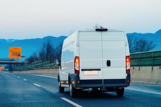 Tachografy pro dodávky? „Malé firmy to zničí,“ varuje dopravce - Portál řidiče