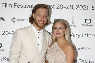 David Pastrňák bude dvojnásobným otcem. Manželka se pochlubila těhotenským bříškem