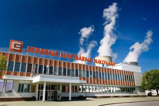 Jaderné elektrárny vyrábí na plný výkon