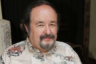 Jak bydlí Petr Novotný: Pozemek stál 4 500 Kč, dům byl postaven za pět dní. Žije v něm už 50 let