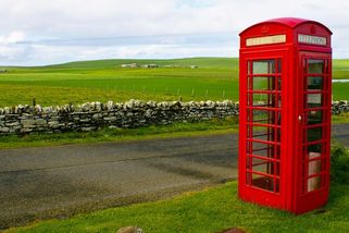 Brit jel tisíce kilometrů, aby 52 telefonáty zachránil ikonickou červenou budku před zrušením - Novinky