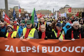 ČMKOS svolala na 21. květen protest proti změnám v zákoníku práce a v důchodech - Seznam Zprávy