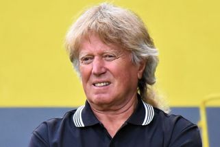 Žárlivý kakadu. Otoč se, má milá, dozadu, sedí tam bývalý rocker Viktor Sodoma a je králem kýče - Médium.cz