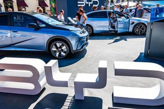 EU a Čína rozjíždí obchodní válku: Peking přišel s odvetou za elektroauta - Seznam Zprávy