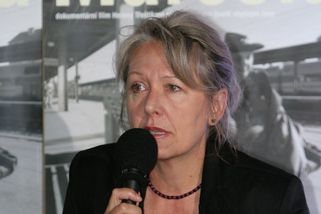 Vykradl jí byt a nevrátil kameru. Helena Třeštíková přesto Reného natáčela 33 let - Médium.cz