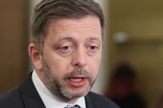 prahain.cz/politika/dlazdena-ulice-zima-2021-schuzka-ktera-muze-rakusanovi-zlomit-vaz-24640.html?utm_source=www.seznam.cz&utm_medium=seznam_distribuce&utm_campaign=lide