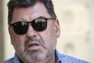 Zbavte se rádce, který adoruje šílence Putina, žádá petice po Zemanovi - Seznam Zprávy
