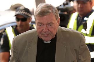 Zemřel kardinál Pell, nejvýznamnější katolický duchovní vězněný za zneužívání