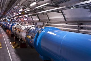 Český doktorand vyřešil problém, s nímž si CERN nevěděl rady