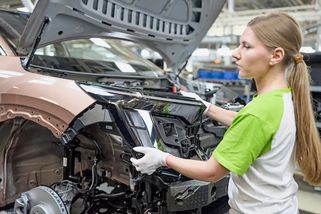 Škoda v Mladé Boleslavi spustila výrobu elektrické vlajkové lodi. Peaq má už 8500 objednávek