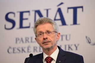 Šéf Senátu se v sobotu zúčastní Pochodu smíření na festivalu se sudetskými Němci | ČeskéNoviny.cz