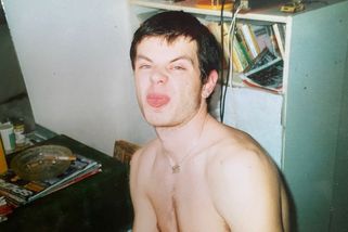 Film Kdyby se holubi proměnili ve zlato je silnou výpovědí o závislosti