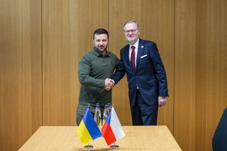 Vláda schválila bezpečnostní dohodu s Ukrajinou, Fiala ji podepíše za týden