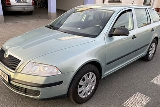 Škoda Octavia z roku 2012 údajně jezdila jen na servis a STK. Teď je s neuvěřitelně nízkým nájezdem na prodej - Garáž.cz