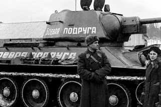 Nacisté jí zabili muže. Vše prodala, koupila tank a u Stalina si vyžádala právo na pomstu - Médium.cz