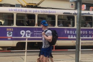 Dopravní podnik čelí kritice kvůli sloganu „Identifikuji se jako trolejbus“ - Médium.cz