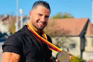 Ohavnost nadějného svalovce. V Německu najel autem do lidí