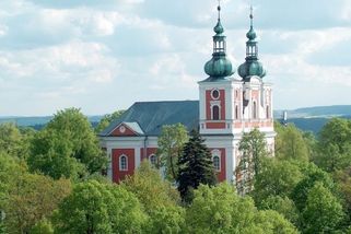 Svatokrádež na Cvilíně. Zloděj využil lešení a ukradl z kostela kalich - Novinky