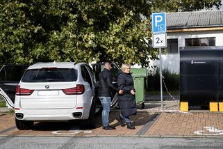 Schillerové vůz parkoval na invalidech, zasáhla policie. Neoprávněně, zní z ANO - Seznam Zprávy