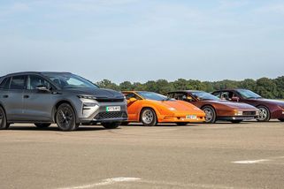 Škoda poslala svoje SUV do sprintu proti ikonickým supersportům z 80. let. A vyhrála. Nepřekvapivě - Garáž.cz