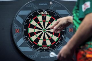 Obrazem: Šipkařský turnaj Czech Darts Open zvedá diváky ze židlí - Seznam Zprávy