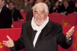 Měl tvář padoucha, ale stal se legendou. Mario Adorf nebyl jen Santer z Vinnetoua - Médium.cz