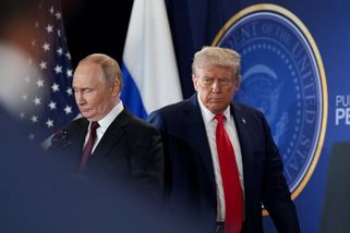 S Putinem mi rychle dochází trpělivost. Budu muset důrazně zakročit, pohrozil Trump