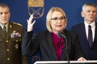 Černochová: Banky dál hází českým zbrojařům klacky pod nohy - Novinky