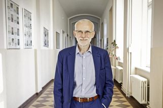 Školu mám plnou „divných“ studentů. Ti ale nejvíc mění svět, říká stejně "divný" ředitel