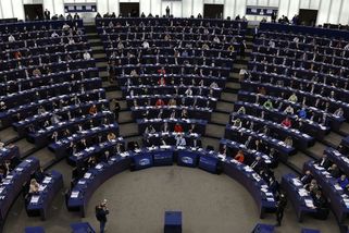 Europoslanci schválili rezoluci o Ukrajině, chtějí ji v EU - Novinky